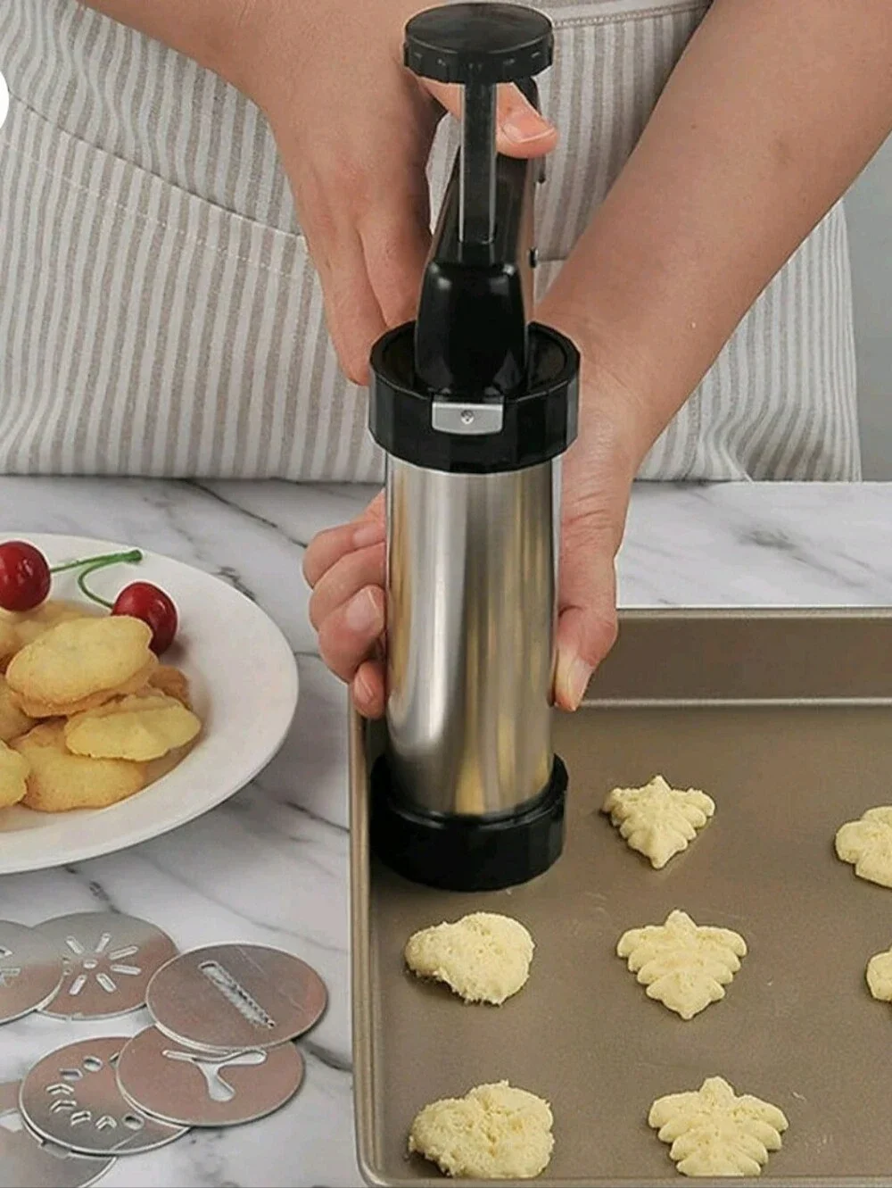 Red Cookie Press Set - Durable Home Kitchen Cookie Gun